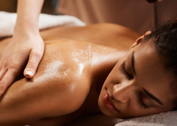 massage-corps-cover-beau-corps-belle-gueule-paris
